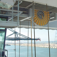 电缆卷盘安装在岸桥起升机构上